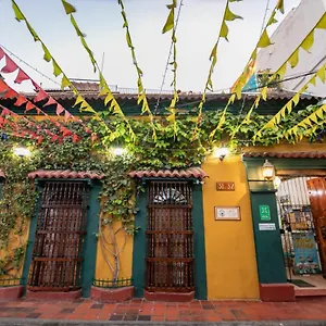 https://casa-la-casona-de-getsemani-bed-breakfast.cartagena-hotels.org