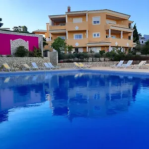 https://lucie-lime-guesthouse.hotelaalgarve.com