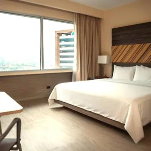 4* מלון V Grand Hotel, A Member Of Radisson Individuals